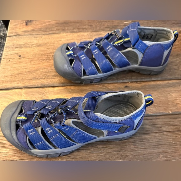 NWOT Kid’s Keen Water Shoe Sandals - Picture 4 of 12